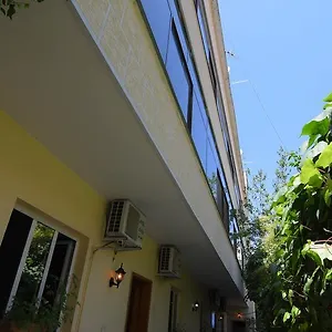Отель Haxhiu, Тирана